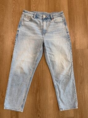 American Eagle Outfitters Light Wash Blue Jeans